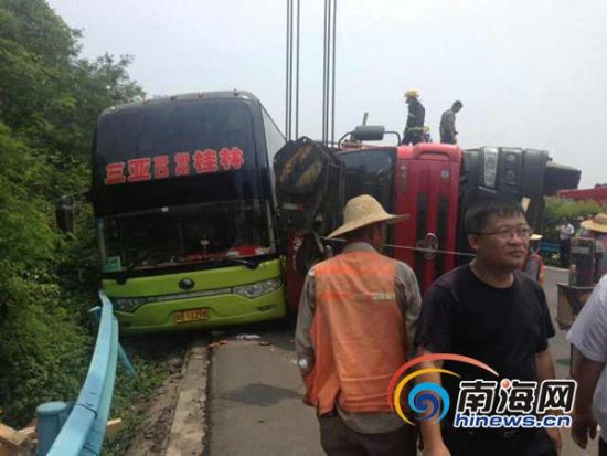 大学师生车祸身亡事件，悲剧背后的反思与启示_精选解释落实