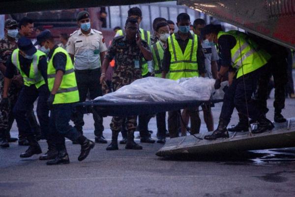 航班落地后惊现死尸，震惊社会的航空悲剧事件