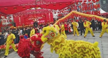 外国留学生逛庙会，独特体验，下次还想来！